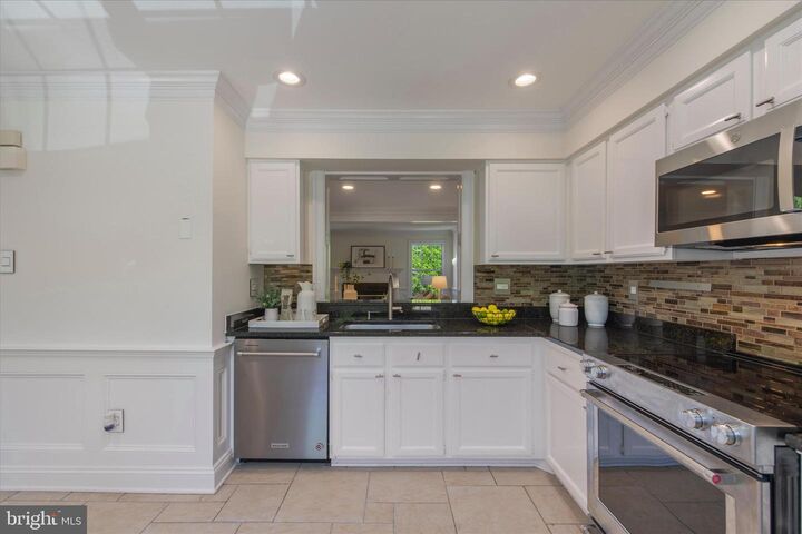 Property Photo: 8414 Oak Bush Terrace MD 21045