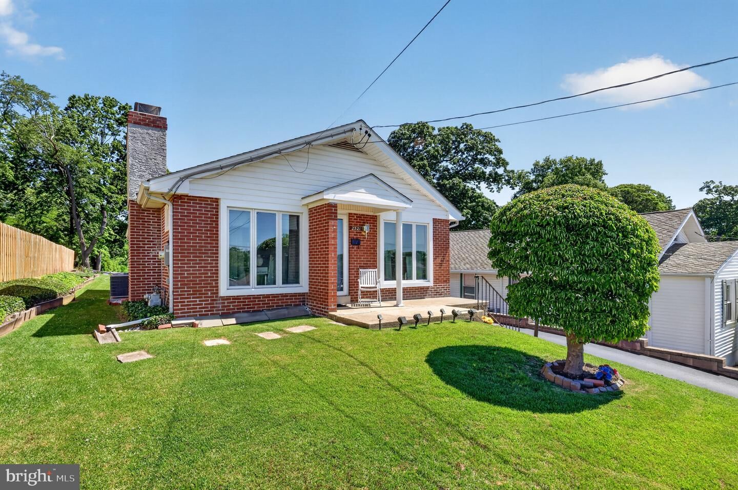 Property Photo:  2521 Franklin Avenue  PA 19008 
