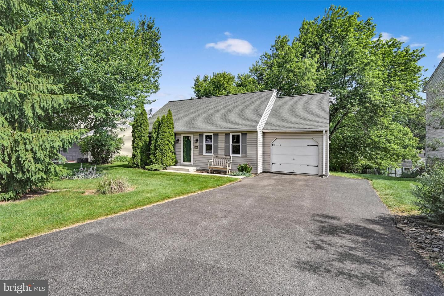 Property Photo: 4083 Jasmine Place PA 17552
