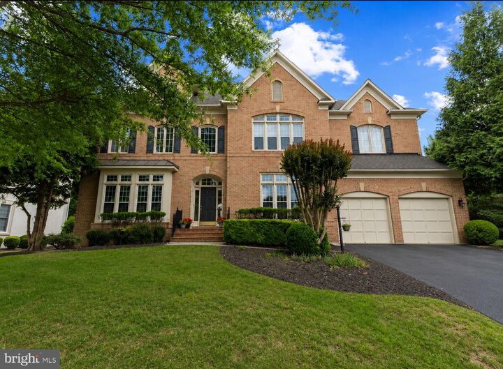 Property Photo: 8441 Link Hills Loop VA 20155