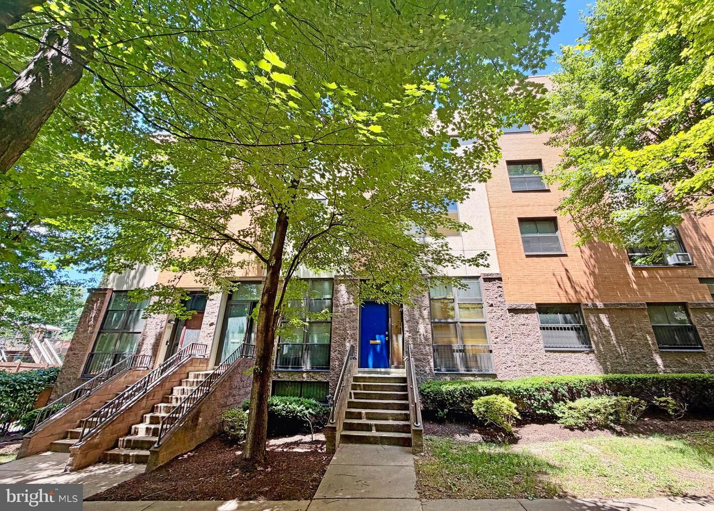 Property Photo:  120 Station North Mews  MD 21202 
