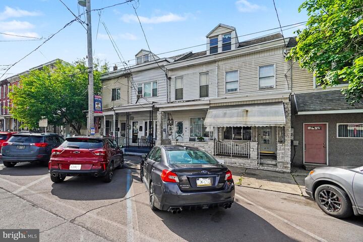 Property Photo:  818 E Centre Street  PA 17948 