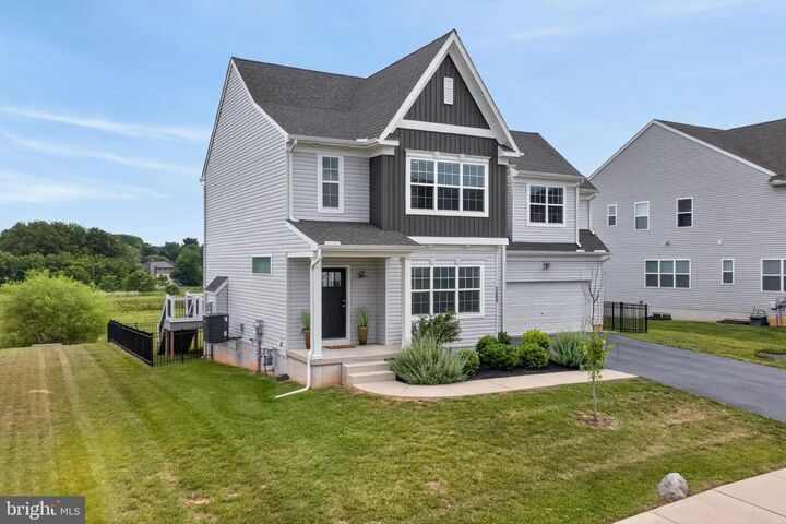 Property Photo: 1269 Homestead Lane PA 17601