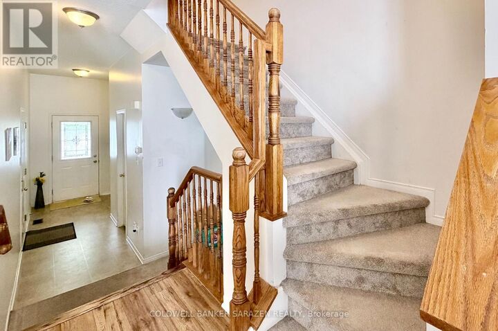 Property Photo: 322 Hillsboro Private ON K2M 3B2