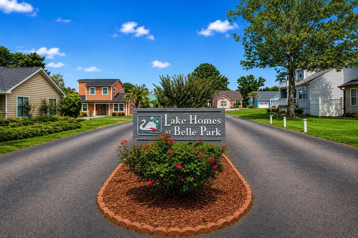 Property Photo:  800 Myrtle Ct. 1A  SC 29582 