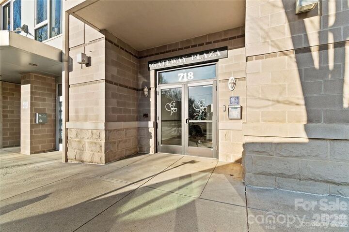 Property Photo: 718 W Trade Street 707 NC 28202