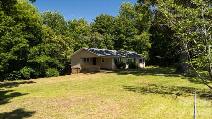 Property Photo:  540 Crutchfield Road  NC 28167 