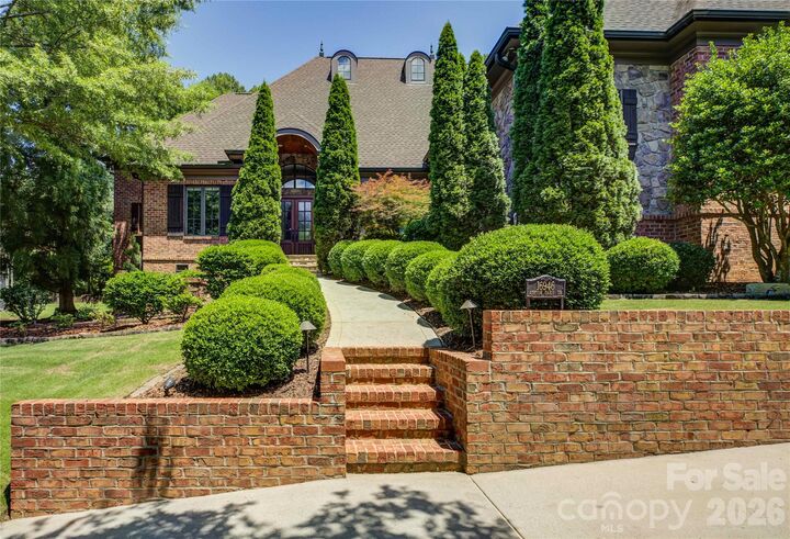 Property Photo:  16946 Ashton Oaks Drive  NC 28278 
