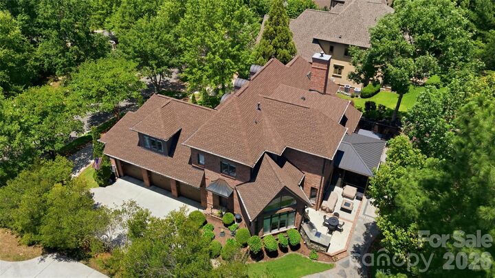 Property Photo: 16946 Ashton Oaks Drive NC 28278
