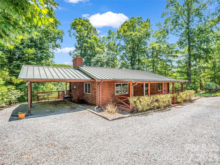 Property Photo:  137 Amys Ridge Road  NC 28746 