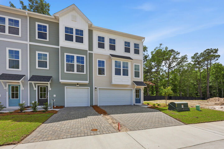Property Photo: 134 Fernbank Road Court SC 29455