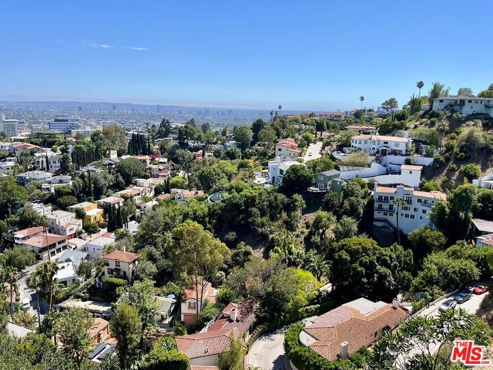 Property Photo: 6910 Los Tilos Rd CA 90068