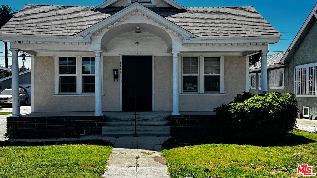 Property Photo: 5717 4th Ave CA 90043