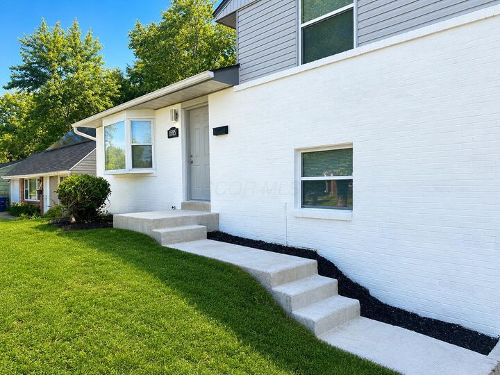 Property Photo: 1585 Shady Lane Road OH 43227