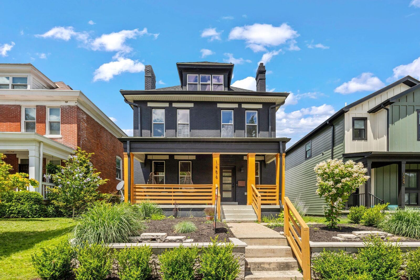 Property Photo: 1456 Fair Avenue OH 43205