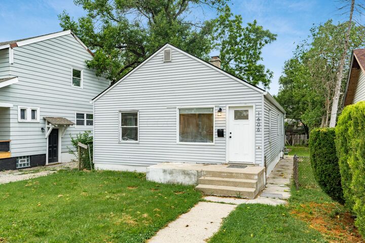 Property Photo: 1606 Cordell Avenue OH 43211