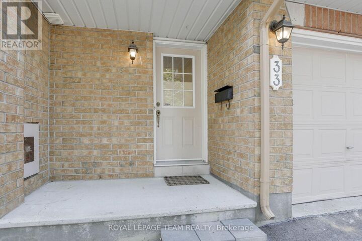 Property Photo: 33 Scampton Drive ON K2W 1G1