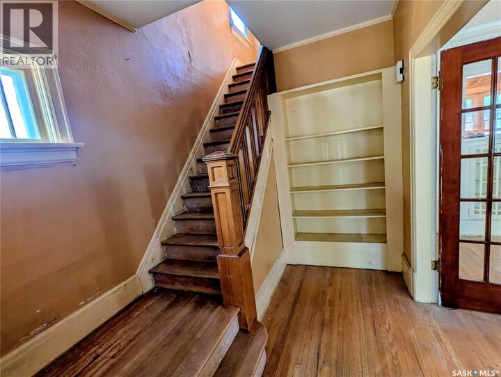Property Photo:  2029 Elphinstone Street  SK S4T 3N5 