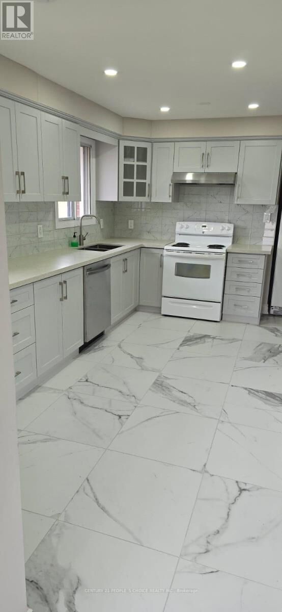 Property Photo: 1145 Shadeland Drive ON L5C 1P2