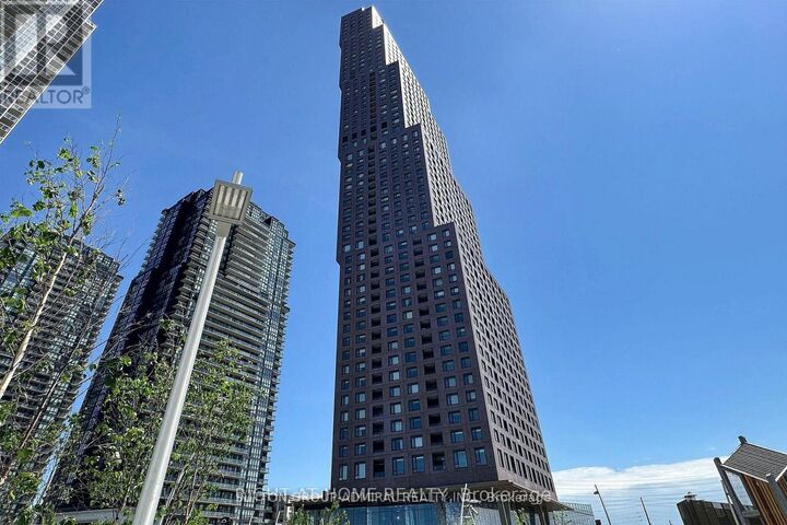 Property Photo:  2920 Highway 7 Road 3004  ON L4K 0P1 