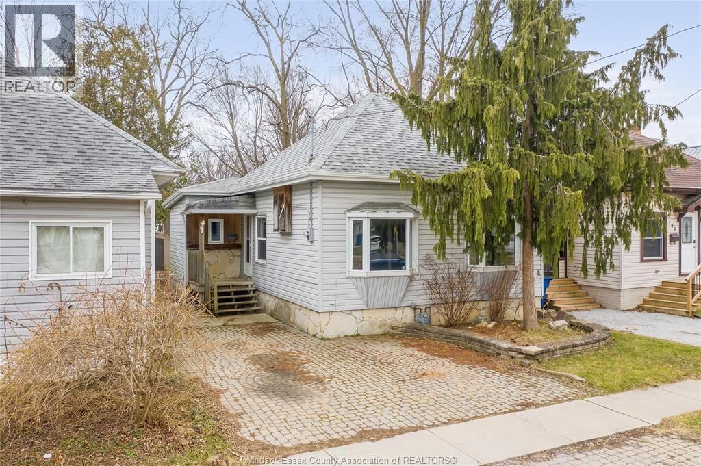 Property Photo: 194 Harvey Street ON N7M 1M7