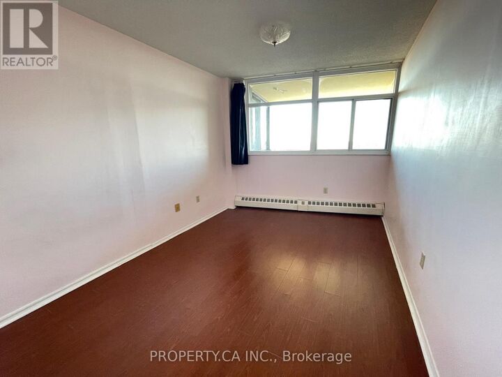 Property Photo:  2050 Bridletowne Circle 1904  ON M1W 2V5 