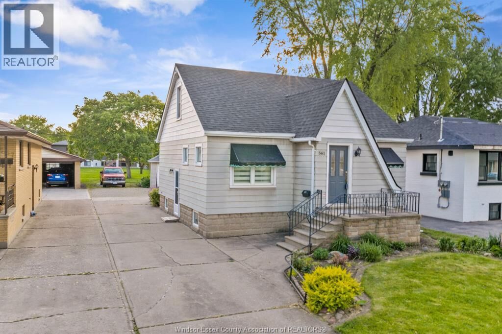 Property Photo: 561 Elinor Street ON N8P 1E3