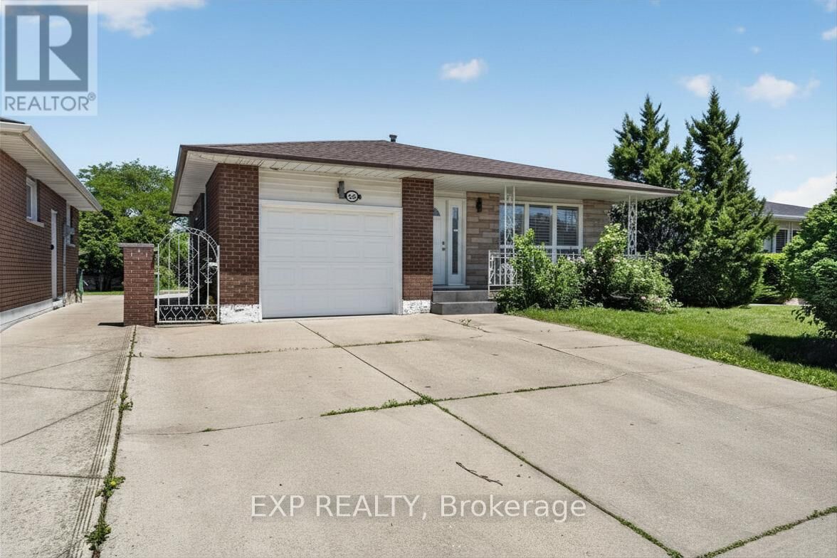 Property Photo:  128 Hadeland Avenue  ON L9C 5Z9 