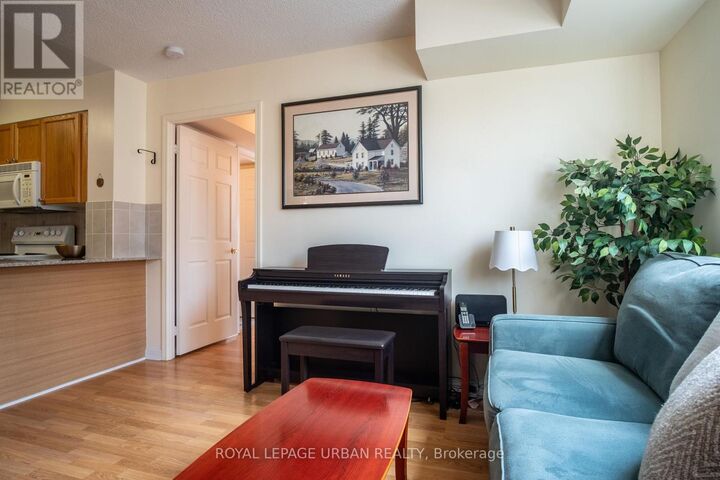 Property Photo:  5940 Yonge Street 201  ON M2M 4M6 