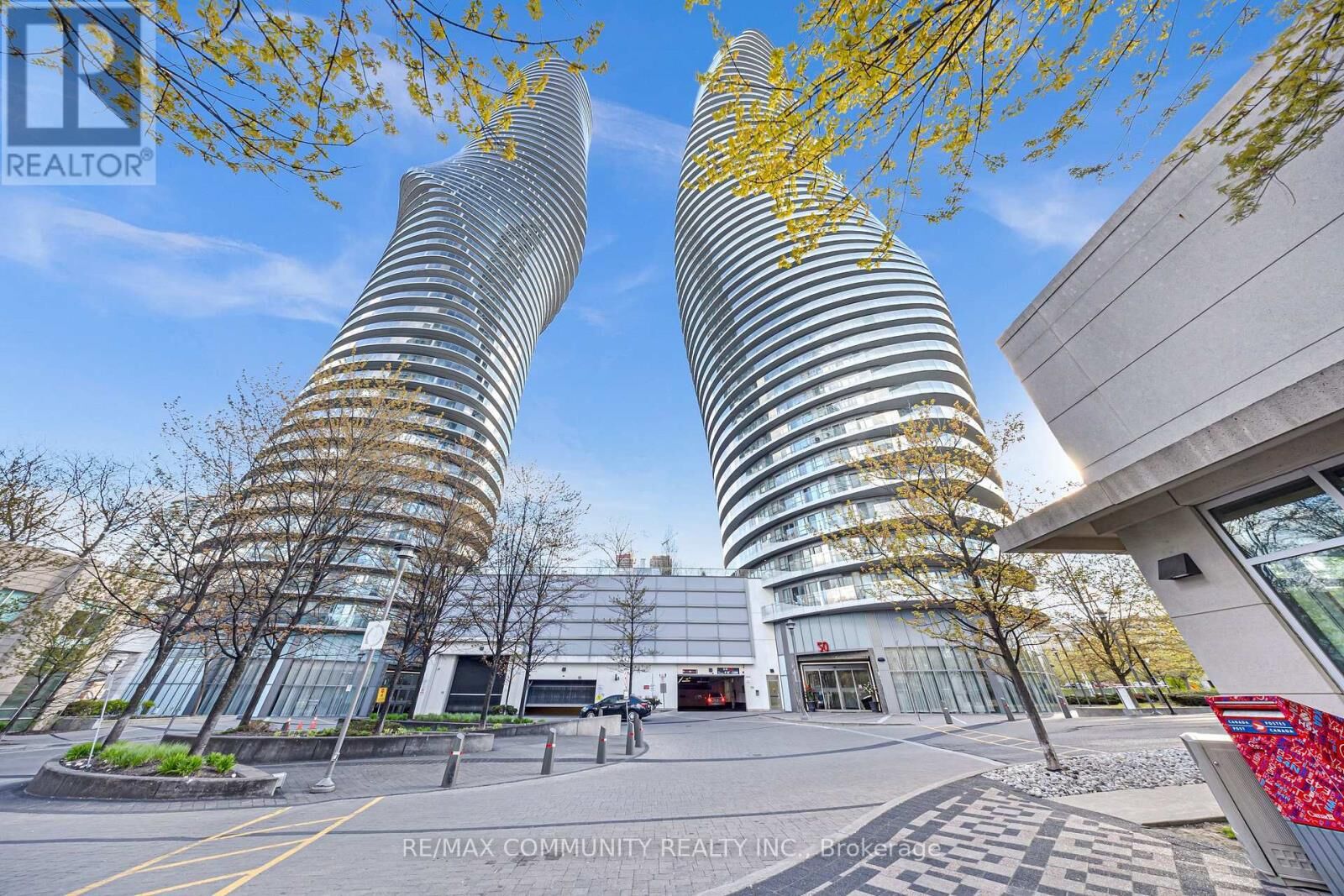 Property Photo:  50 Absolute Avenue 1905  ON L4Z 0A8 