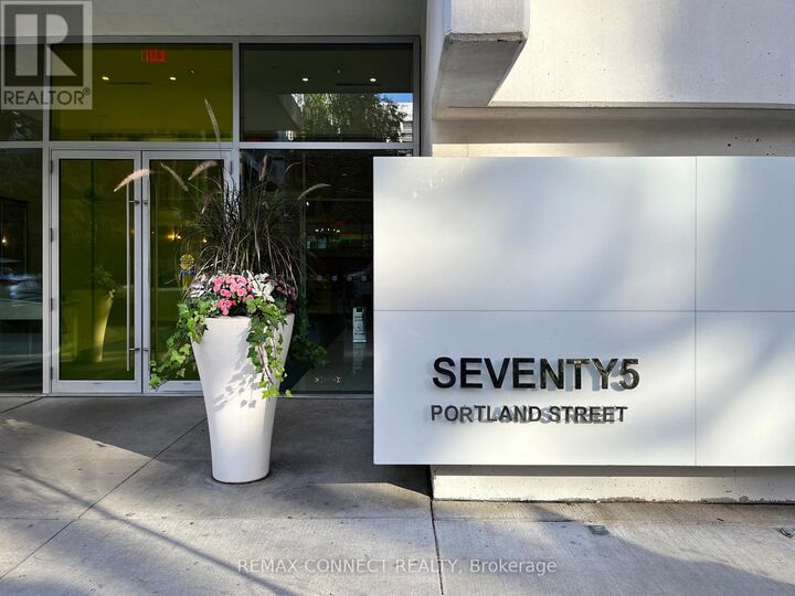 Property Photo:  75 Portland Street 204  ON M5V 2M9 