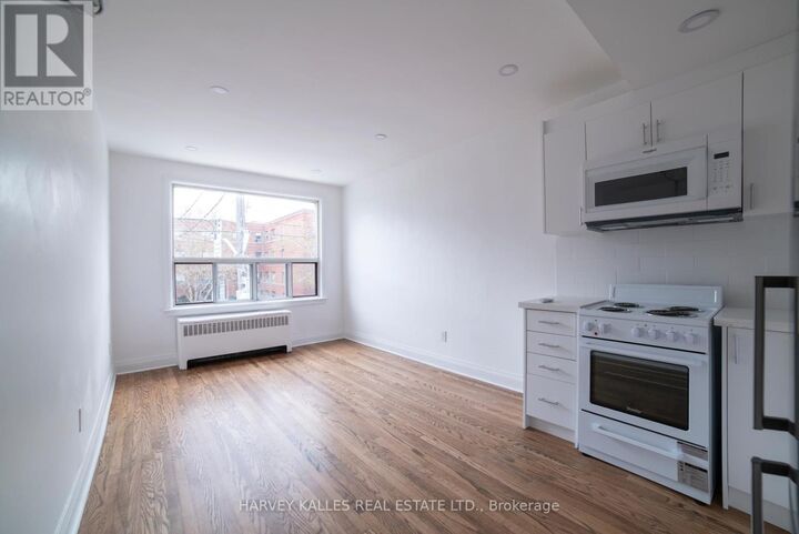 Property Photo:  1980 Eglinton Avenue West 1  ON M6E 2J9 