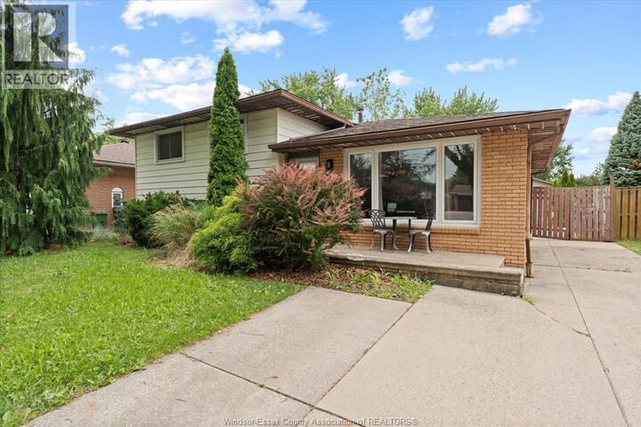 Property Photo:  3285 Rosebriar Road  ON N8R 1Y2 