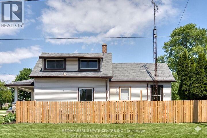 Property Photo:  88 Lorne  ON N7M 1R9 