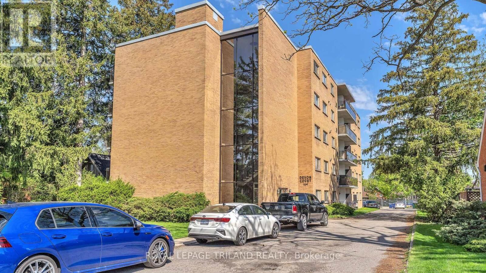 Property Photo:  104 Devonshire Avenue 305  ON N6C 2H8 
