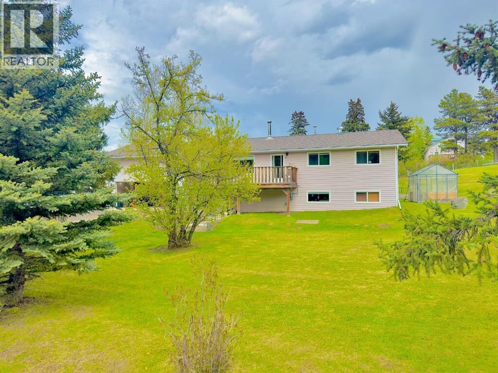 Property Photo: 1405 61 Street AB T0K 0M0