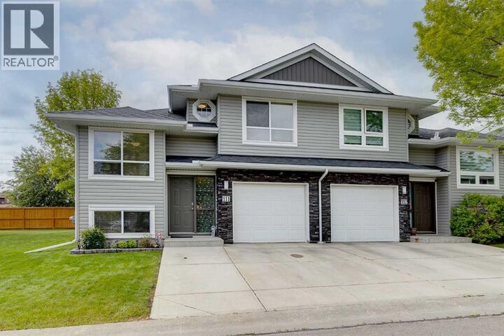 Property Photo:  55 Fairways Drive Northwest  AB T4B 2T5 