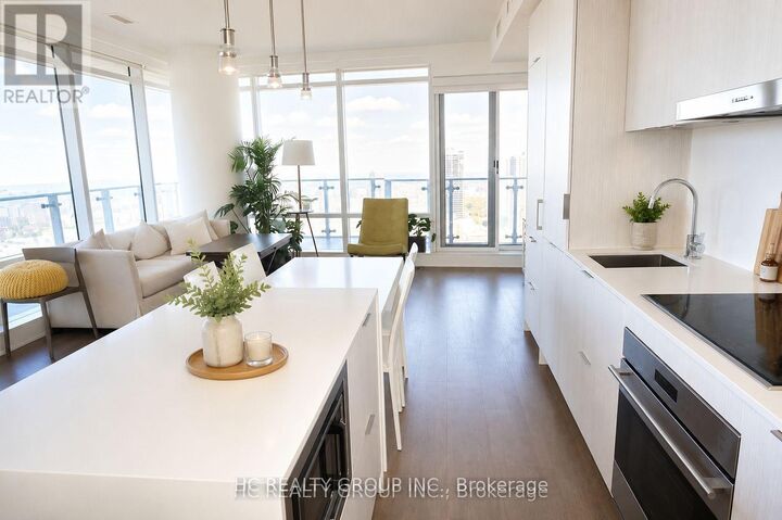 Property Photo:  1 Bloor Street East 5201  ON M4W 1A9 