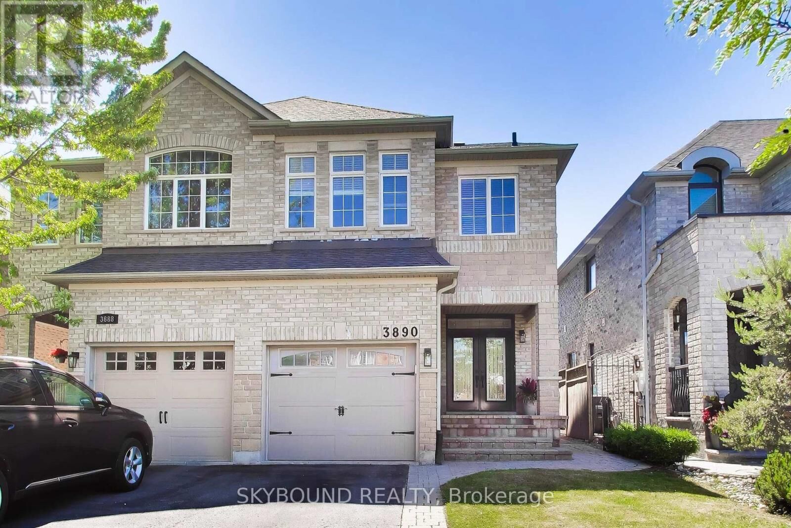 Property Photo: 3890 McDowell Drive ON L5M 6P2