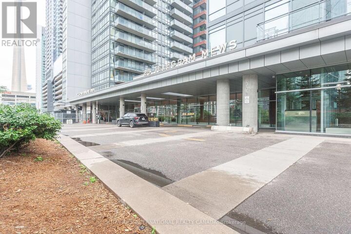 Property Photo:  25 Telegram Mews 3011  ON M5V 3Z1 