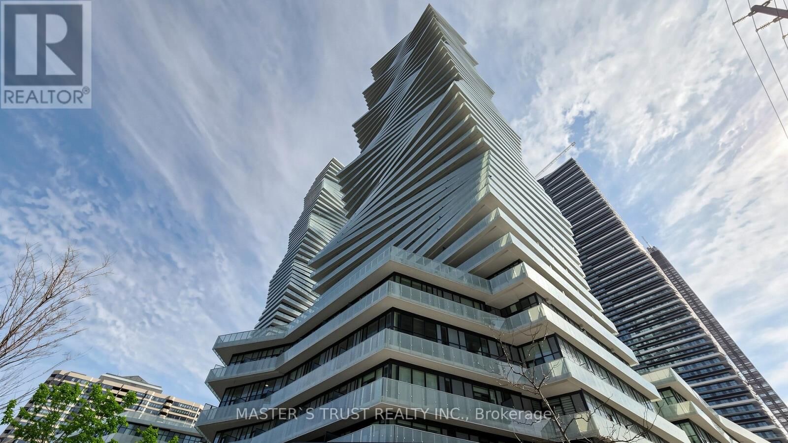 Property Photo: 3900 Confederation Parkway 518 ON L5B 0M3
