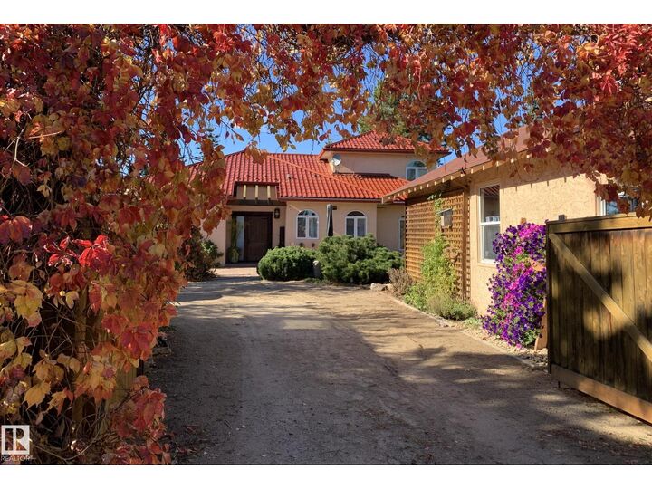 Property Photo:  511 1 Av  AB T0C 2V0 