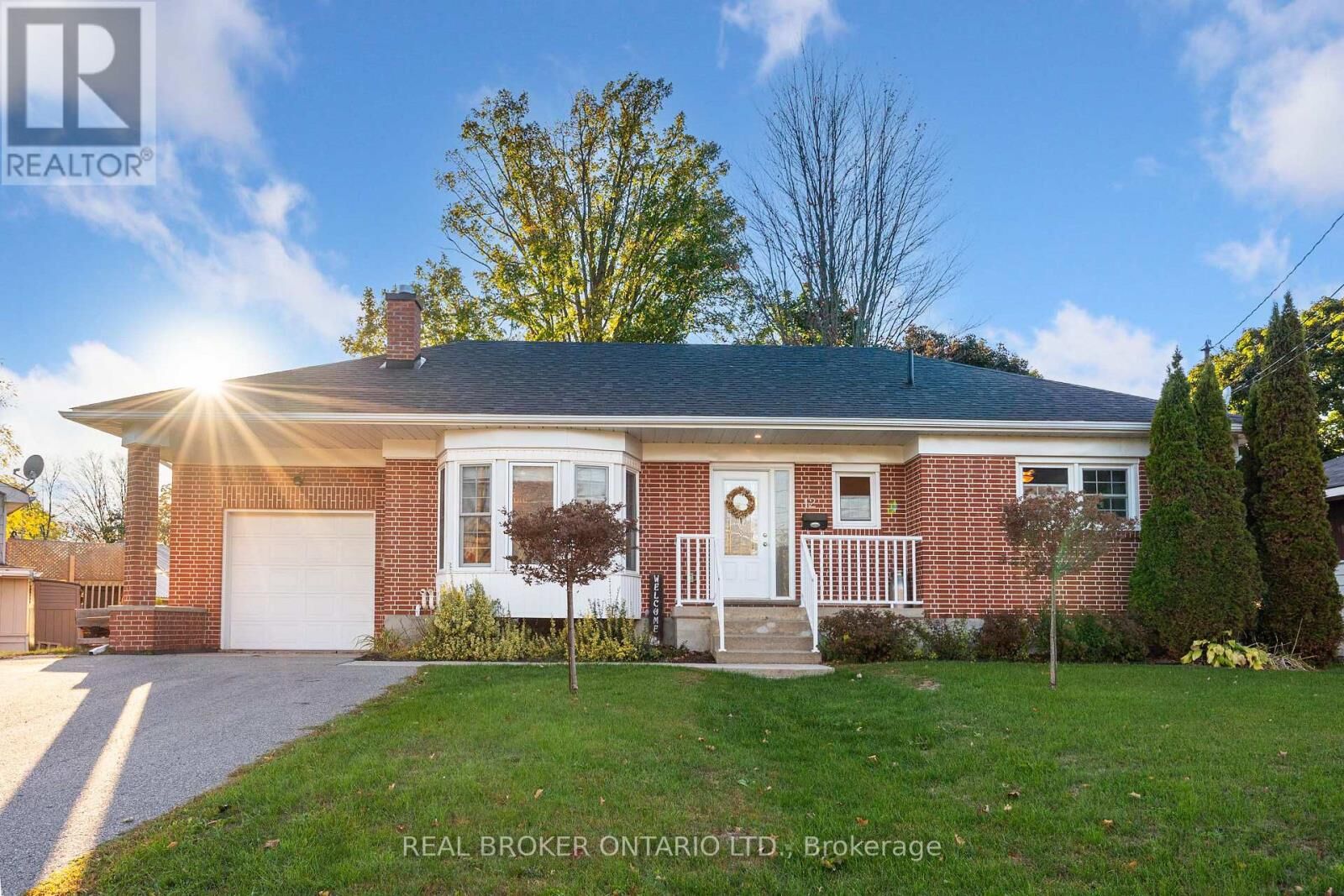 Property Photo:  12 Florence Street  ON K7A 4A3 