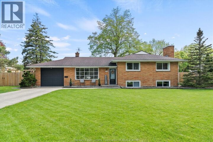 Property Photo:  295 Simcoe Street  ON N9V 1M5 