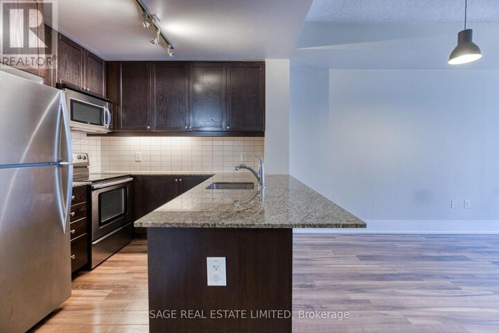 Property Photo:  560 Front Street West 1021  ON M5V 1C1 