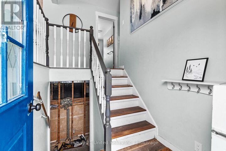 Property Photo: 2234 McCrackens Landing Road ON K0L 2H0