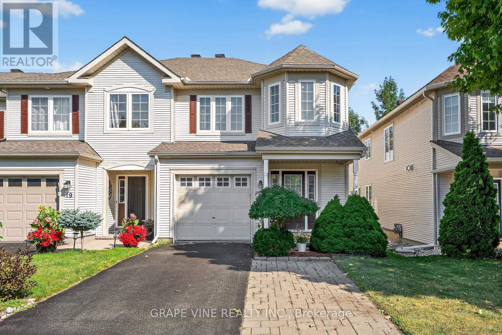 Property Photo: 21 Fieldberry Private ON K2J 5E8