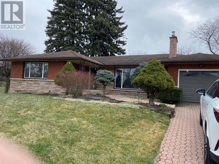 Property Photo:  123 Seneca Drive  ON L9G 3B7 
