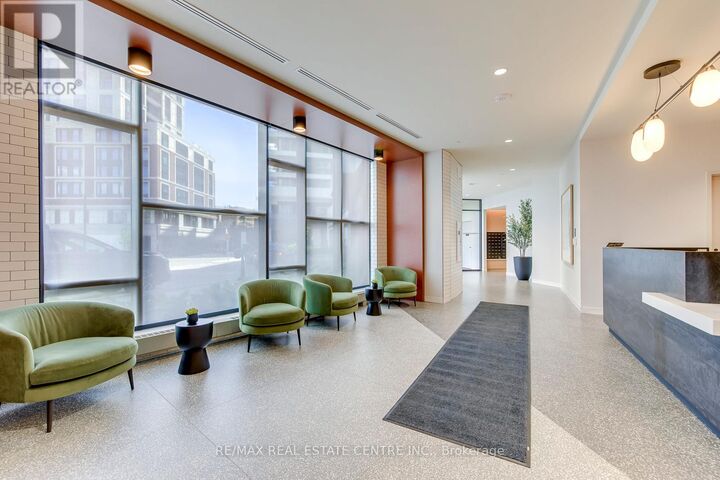 Property Photo:  2495 Eglinton Avenue West 2603  ON L5M 2T2 