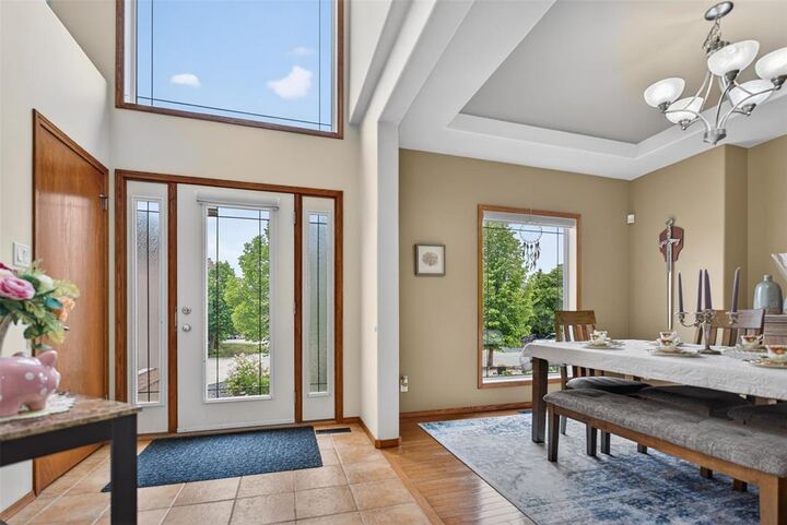 Property Photo:  46 Westwater Drive  MB R2X 2G3 